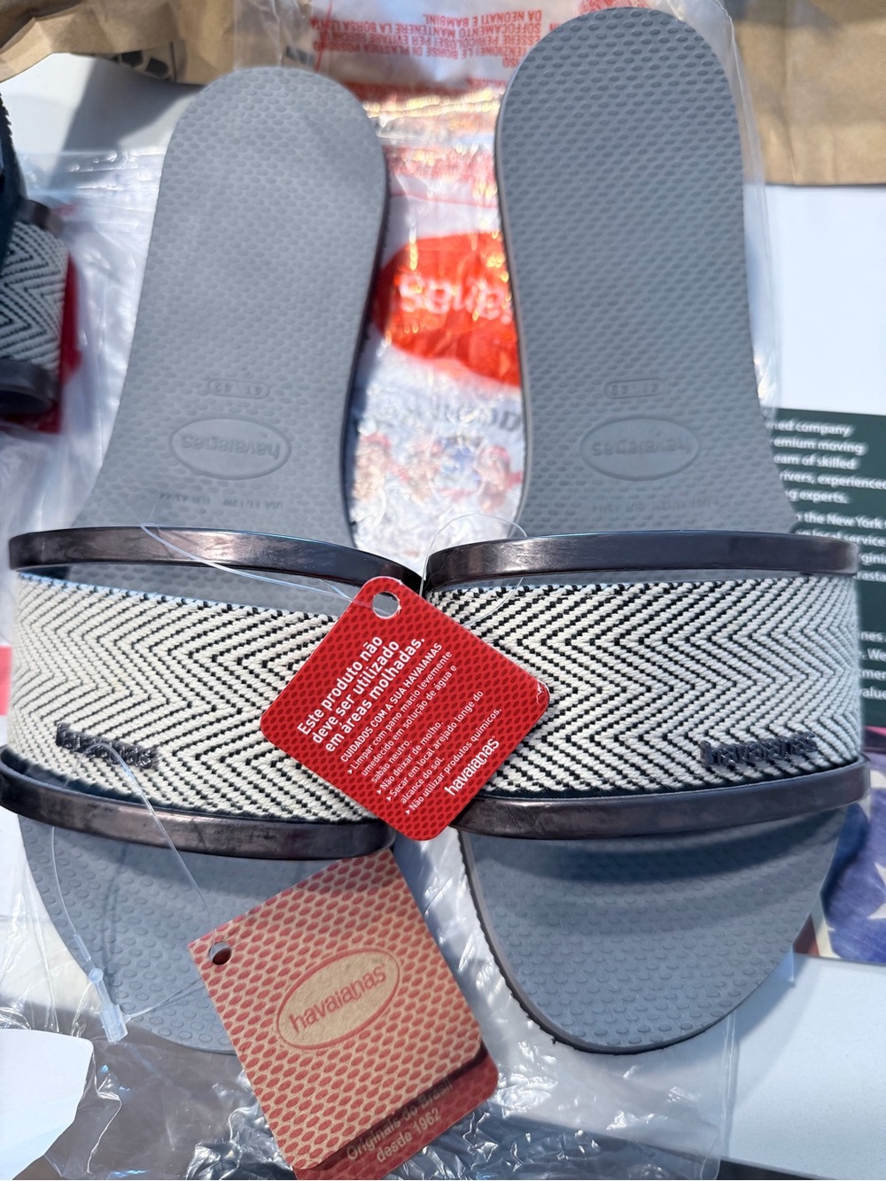 Havaianas Women’s Slide Sandals in Light Gray with Black-and-Cream Woven Strap